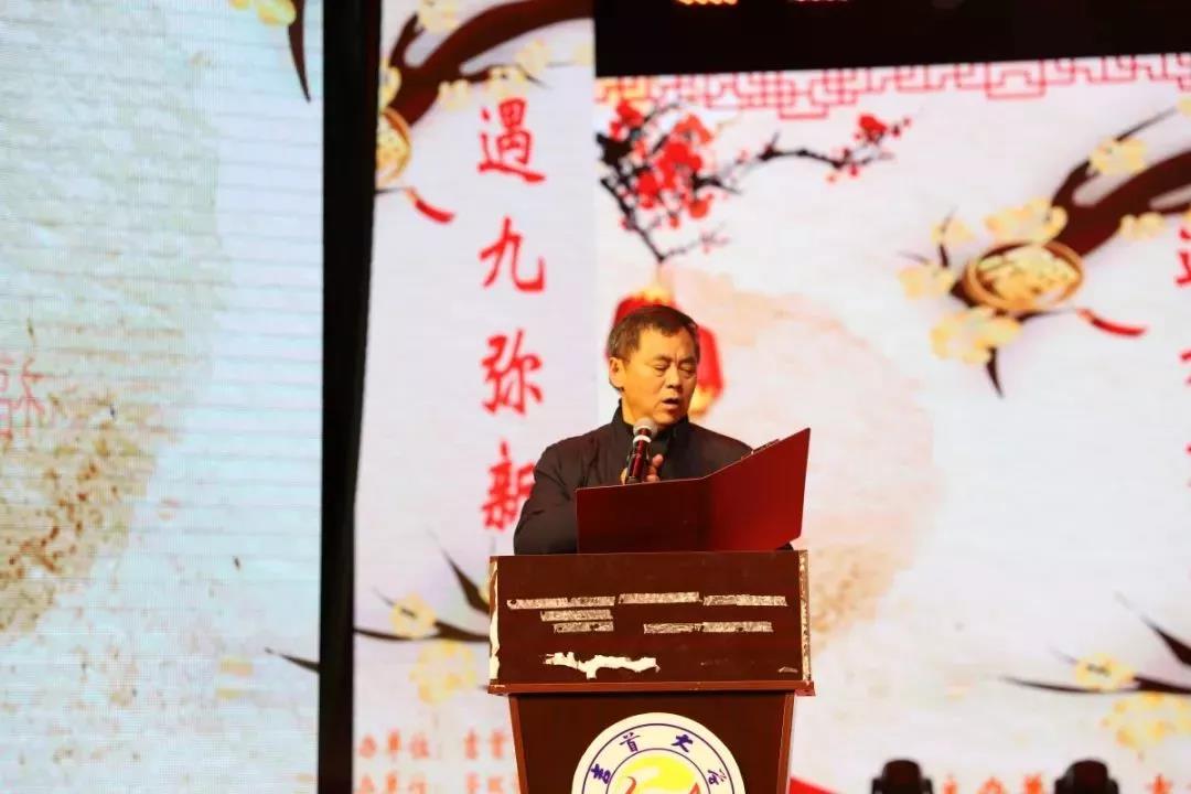 (图为谭敦炎)